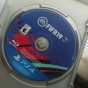 Fifa 19 ps4 brand new